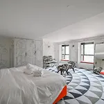 Magic suite in Saint Germain des Près (Montana5)